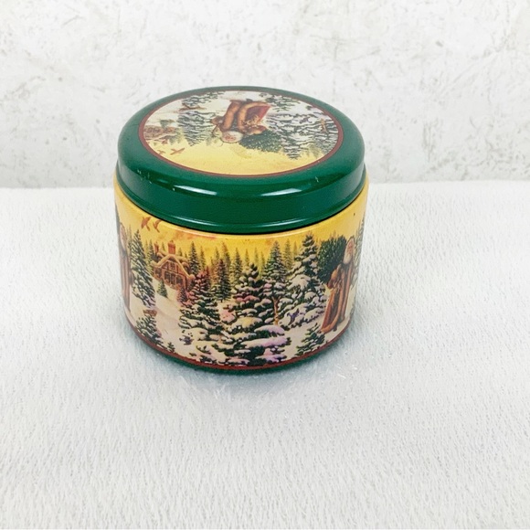 Vintage Claire Burke Oh Christmas Tree Santa Perfumed Candle Evergreen Round Tin - Picture 5 of 8
